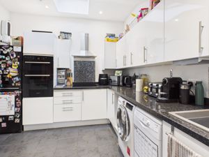 Kitchen alternative view- click for photo gallery